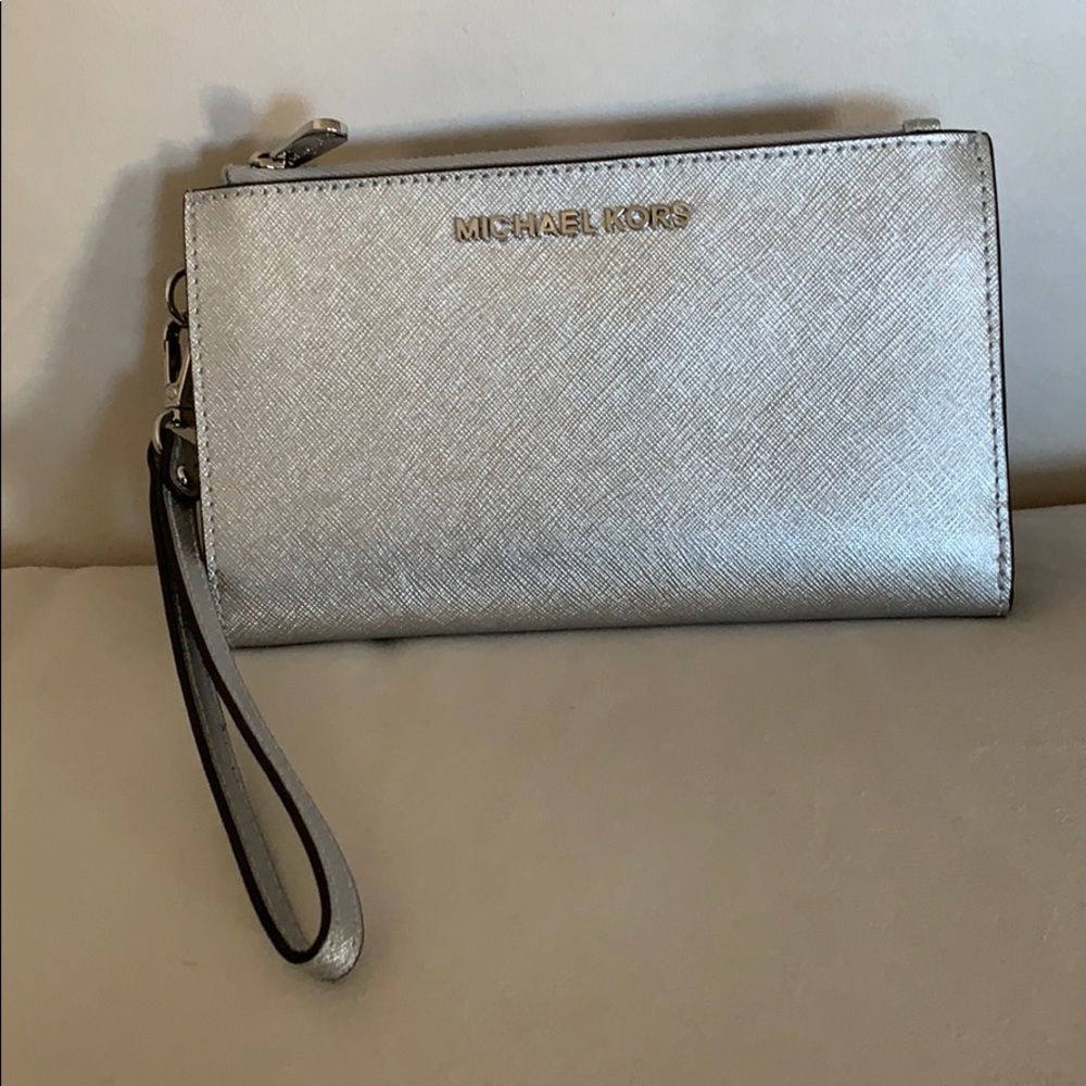 Micheal Kors Wristlet